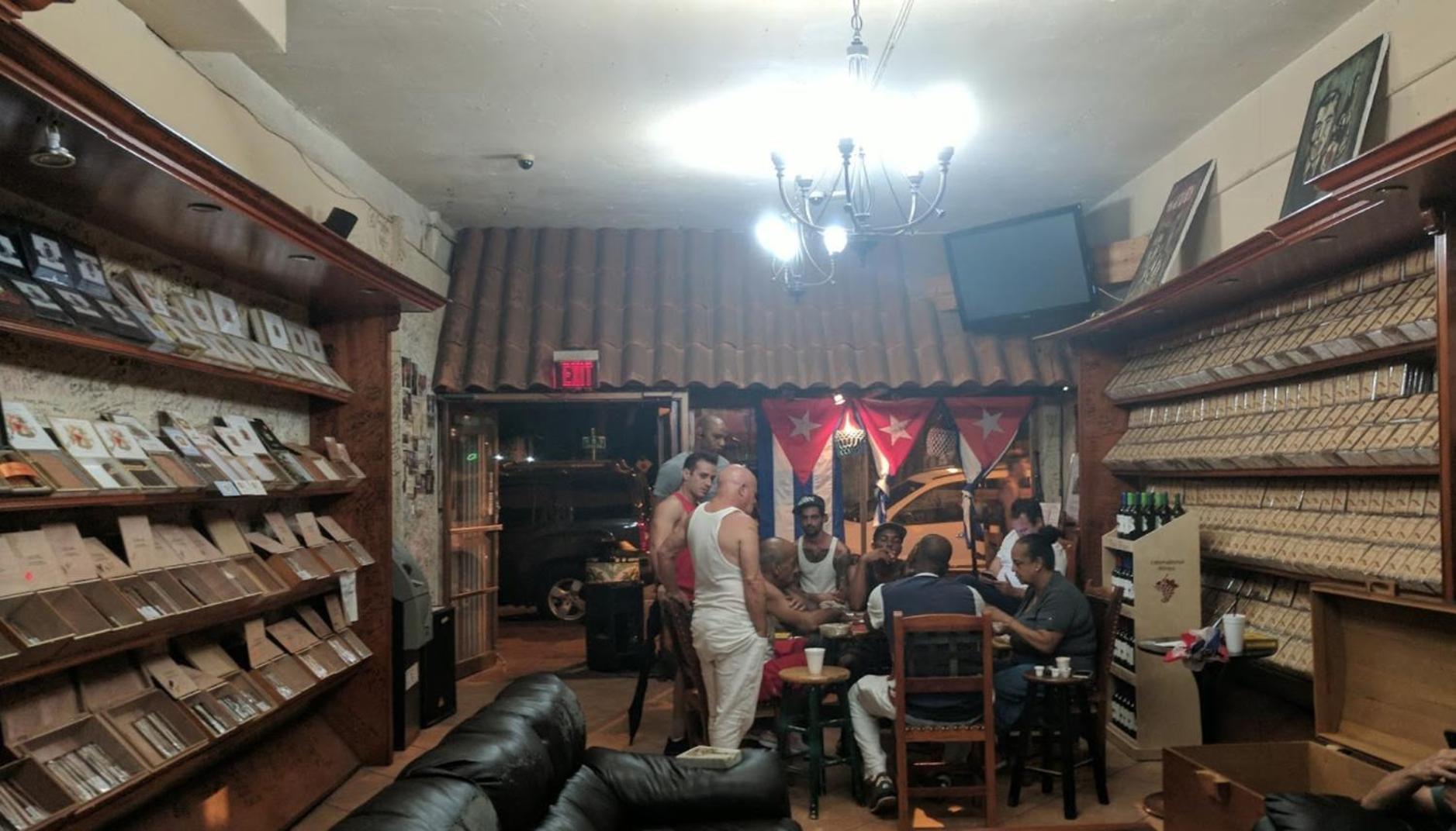 Séjour chez l'habitant B6 Value On Private Bedroom With Private Bathroom In Little Havana,